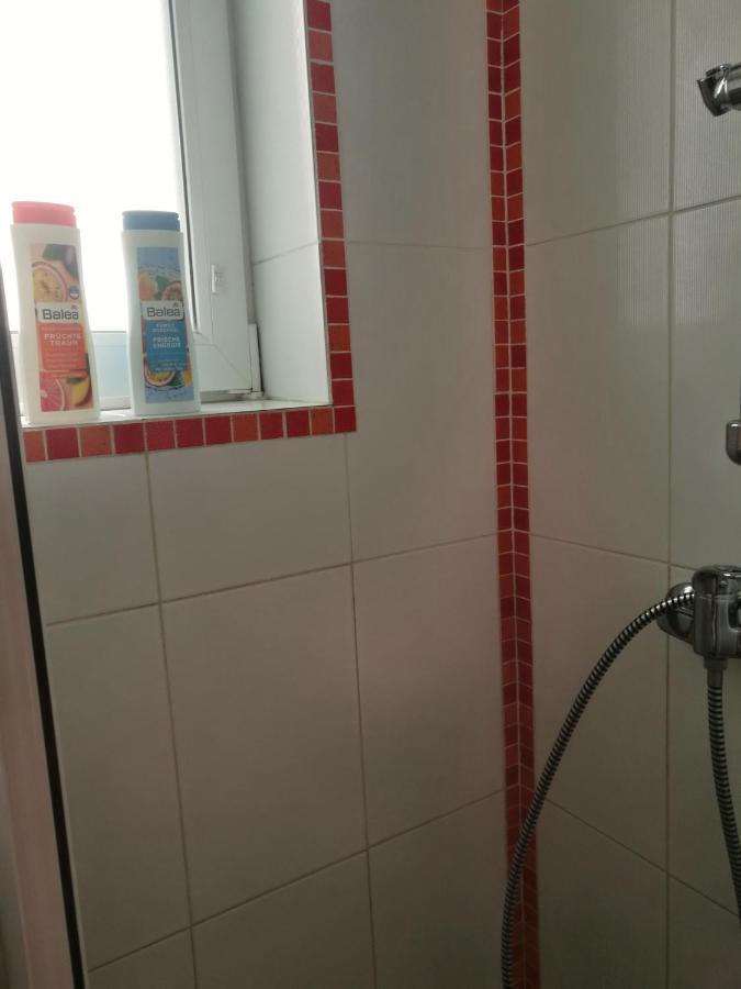 Red Apartment براتسيلافا المظهر الخارجي الصورة