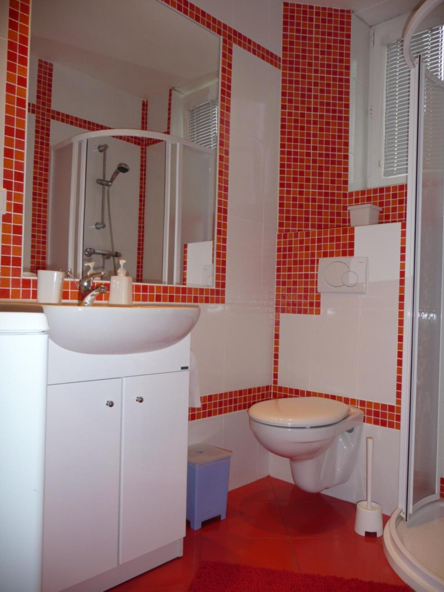 Red Apartment براتسيلافا المظهر الخارجي الصورة