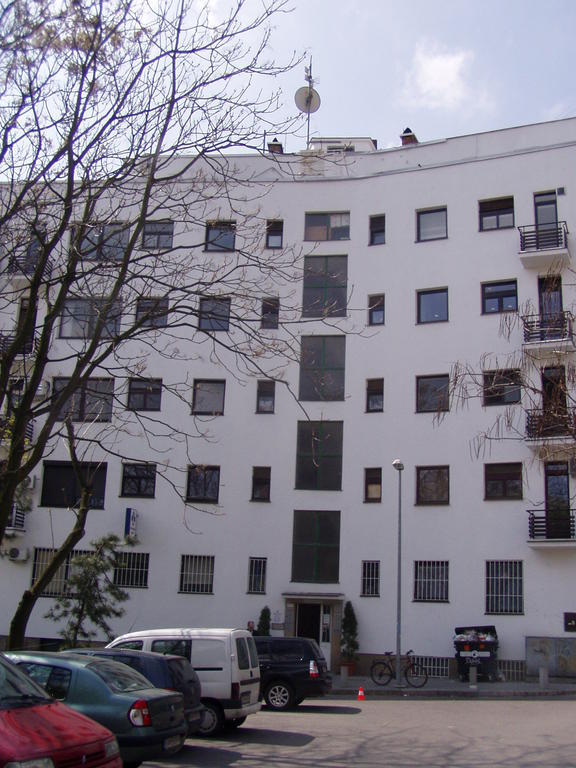 Red Apartment براتسيلافا المظهر الخارجي الصورة